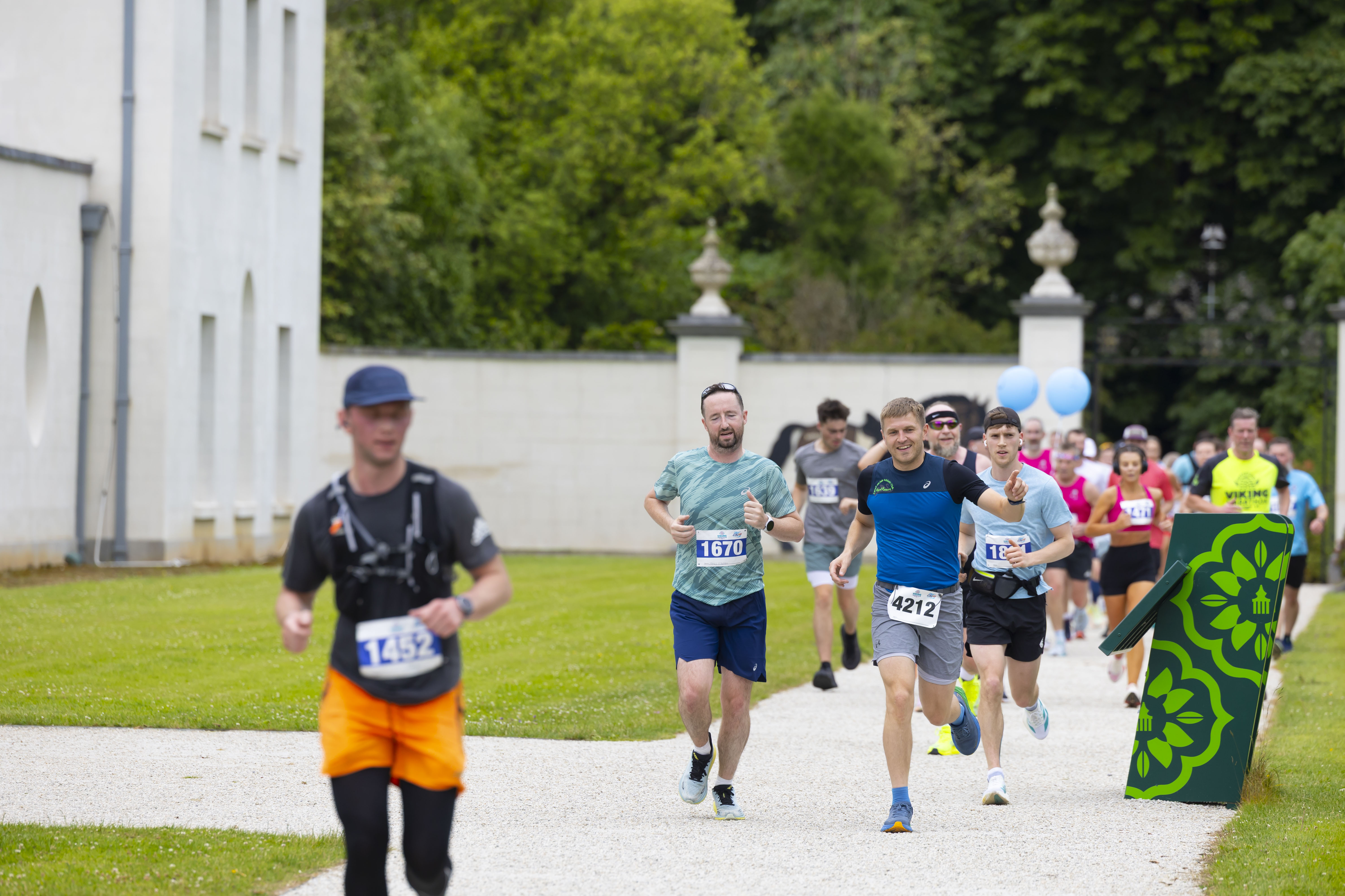 people running in Mount Congreve Gardens